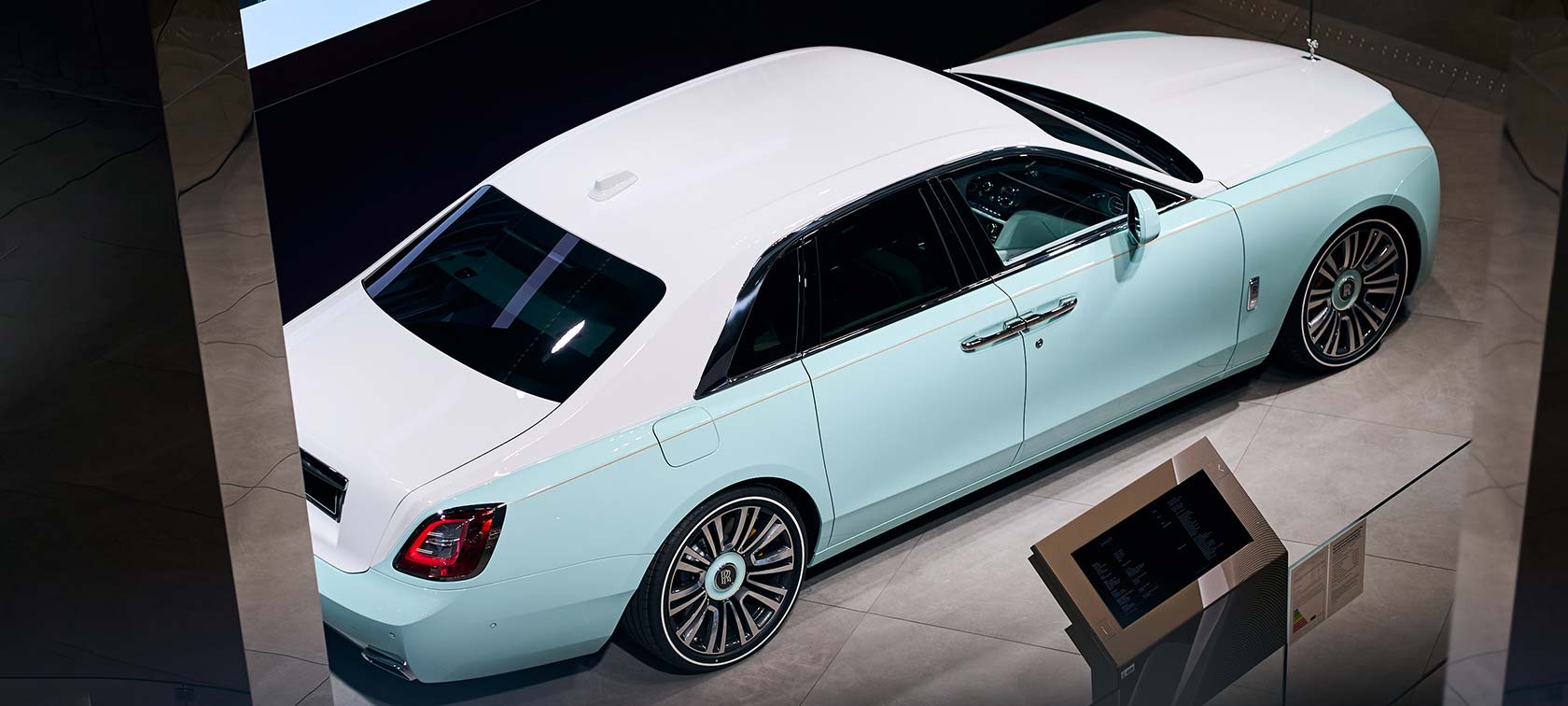 Updated 2023 RollsRoyce Phantom Series II Unveiled With New Features And  Connected Car Tech