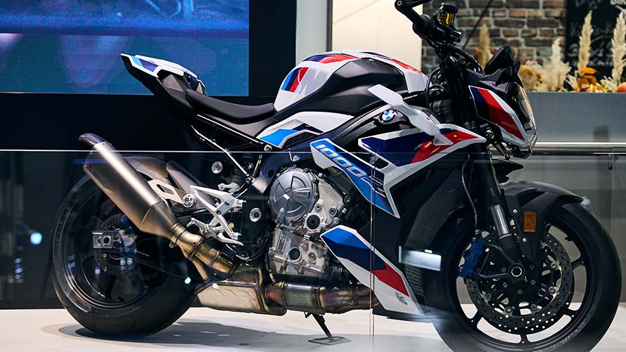 DIE BMW MOTORRAD AUSSTELLUNG IN DER BMW WELT MÜNCHEN