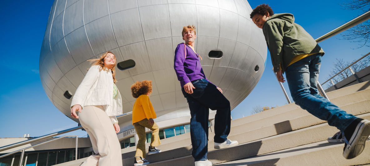FAMILY SUNDAY AT BMW MUSEUM. FAMILY SUNDAY AT BMW MUSEUM.
