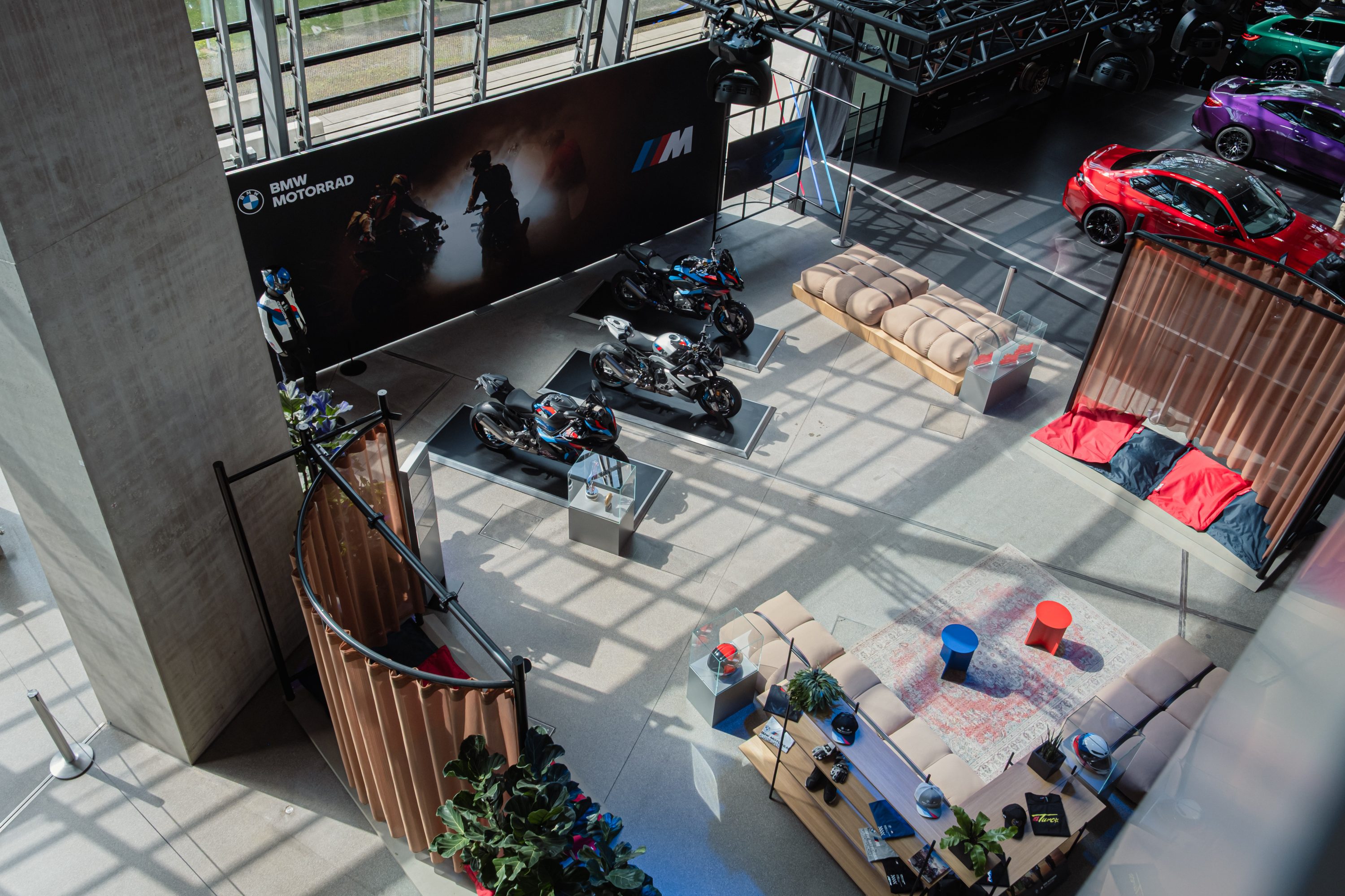 BMW Welt M Clubhouse Motorrad