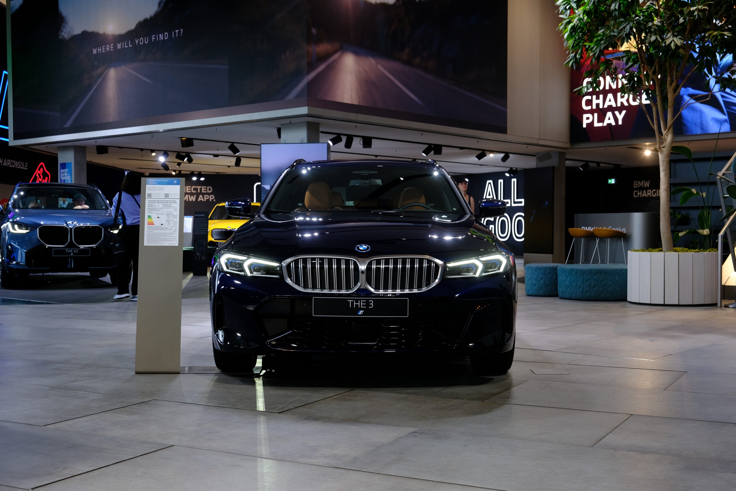 BMW Welt Ausstellungen 330e xDrive Touring