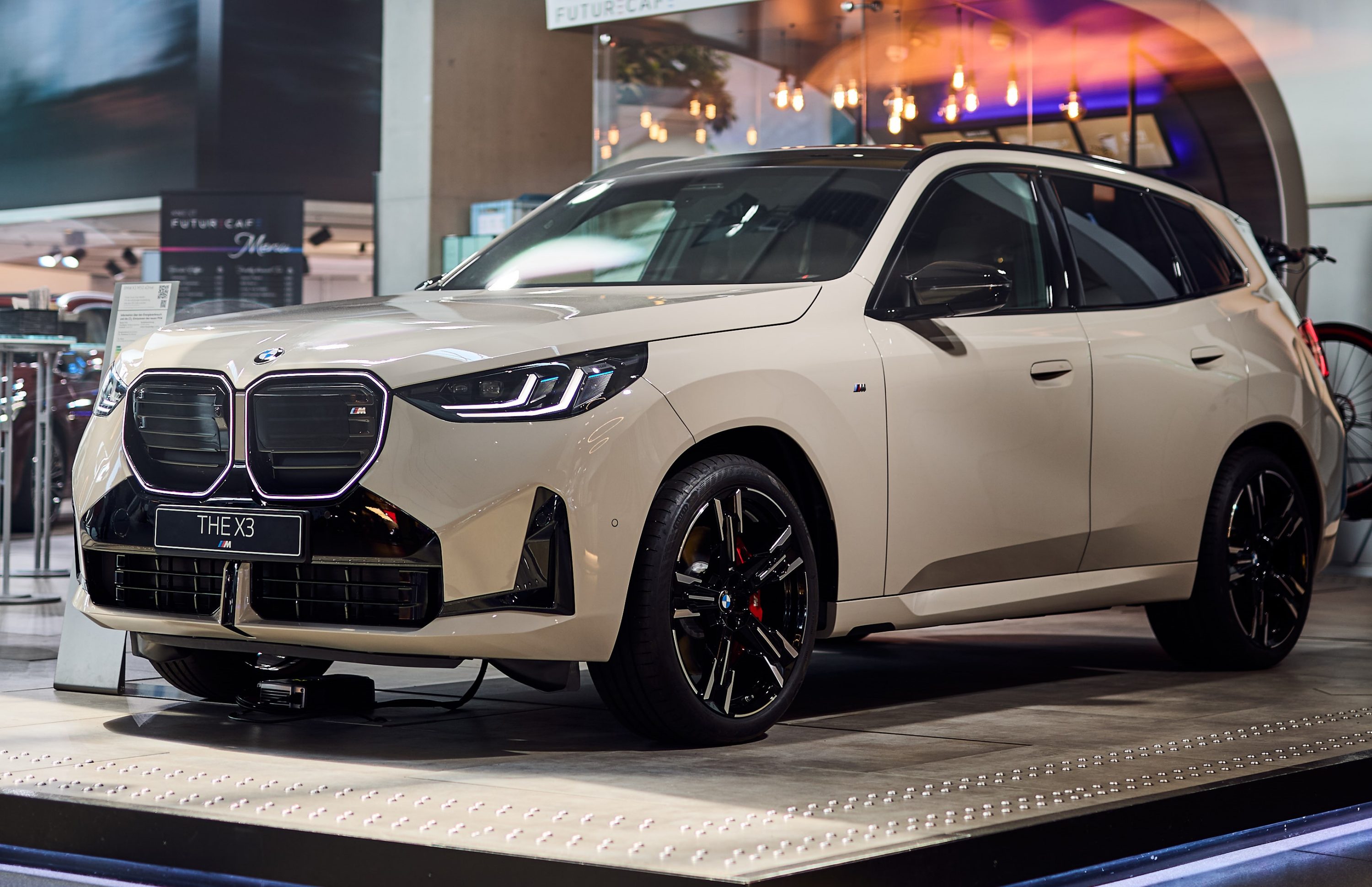 BMW Welt Ausstellungen iX3