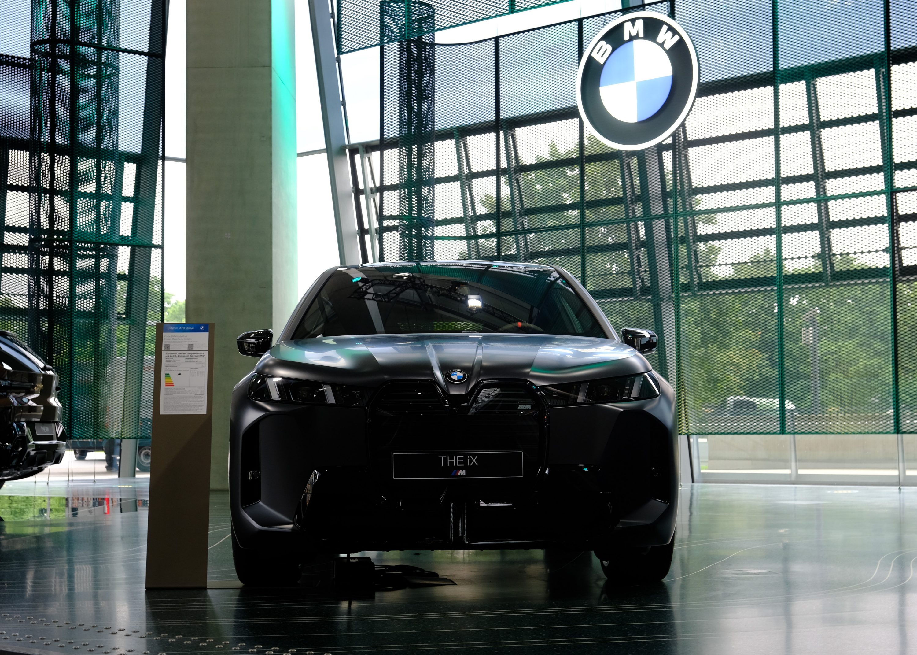 BMW Welt Ausstellungen iX M70 xDrive