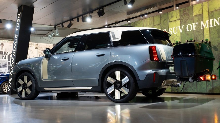 BMW Welt Ausstellungen MINI Countrymen SE