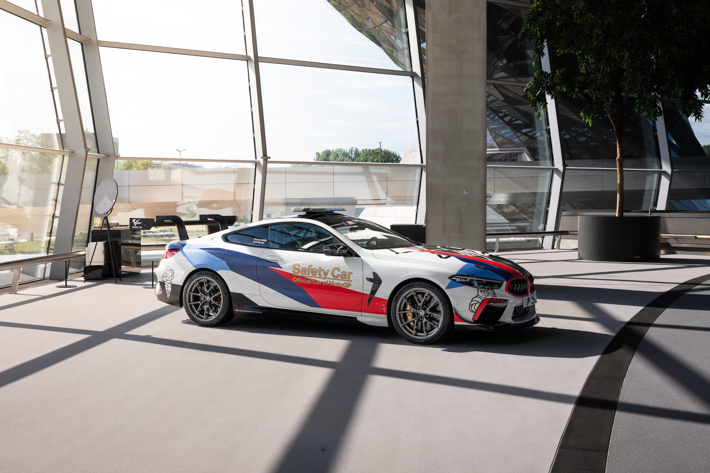 BMW M8 MotoGPTM Safety Car auf der Premiere in der BMW Welt.