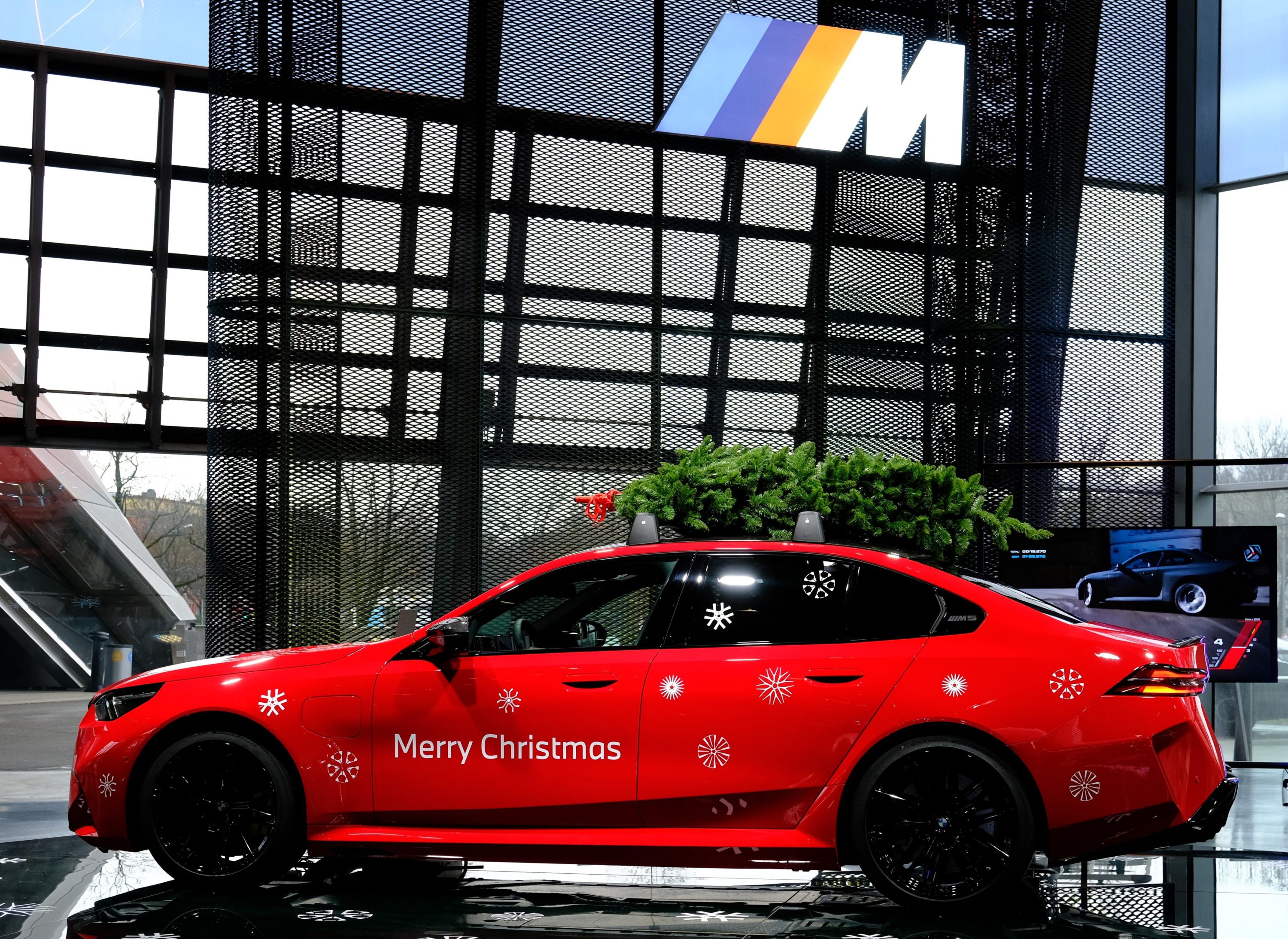 BMW Welt Ausstellungen M5 Limousine.